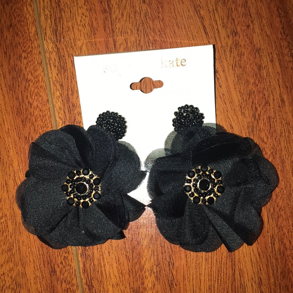 Sophia & Kate - black flower earrings